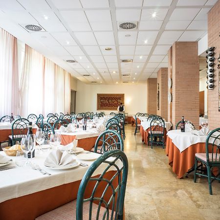 Quarto Inferiore Hilton Garden Inn Bologna North מראה חיצוני תמונה