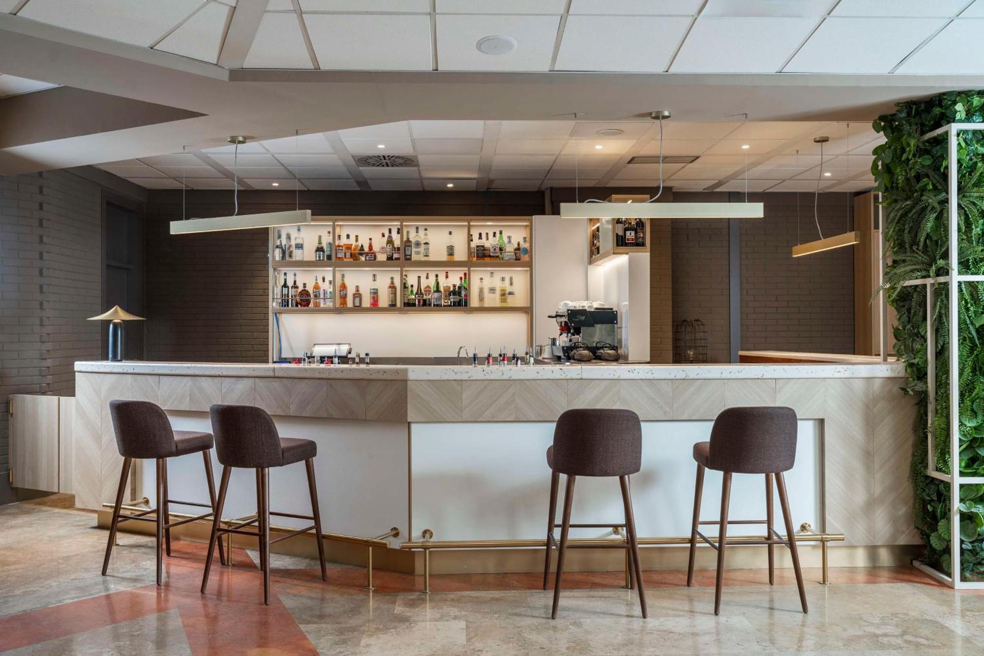 Quarto Inferiore Hilton Garden Inn Bologna North מראה חיצוני תמונה