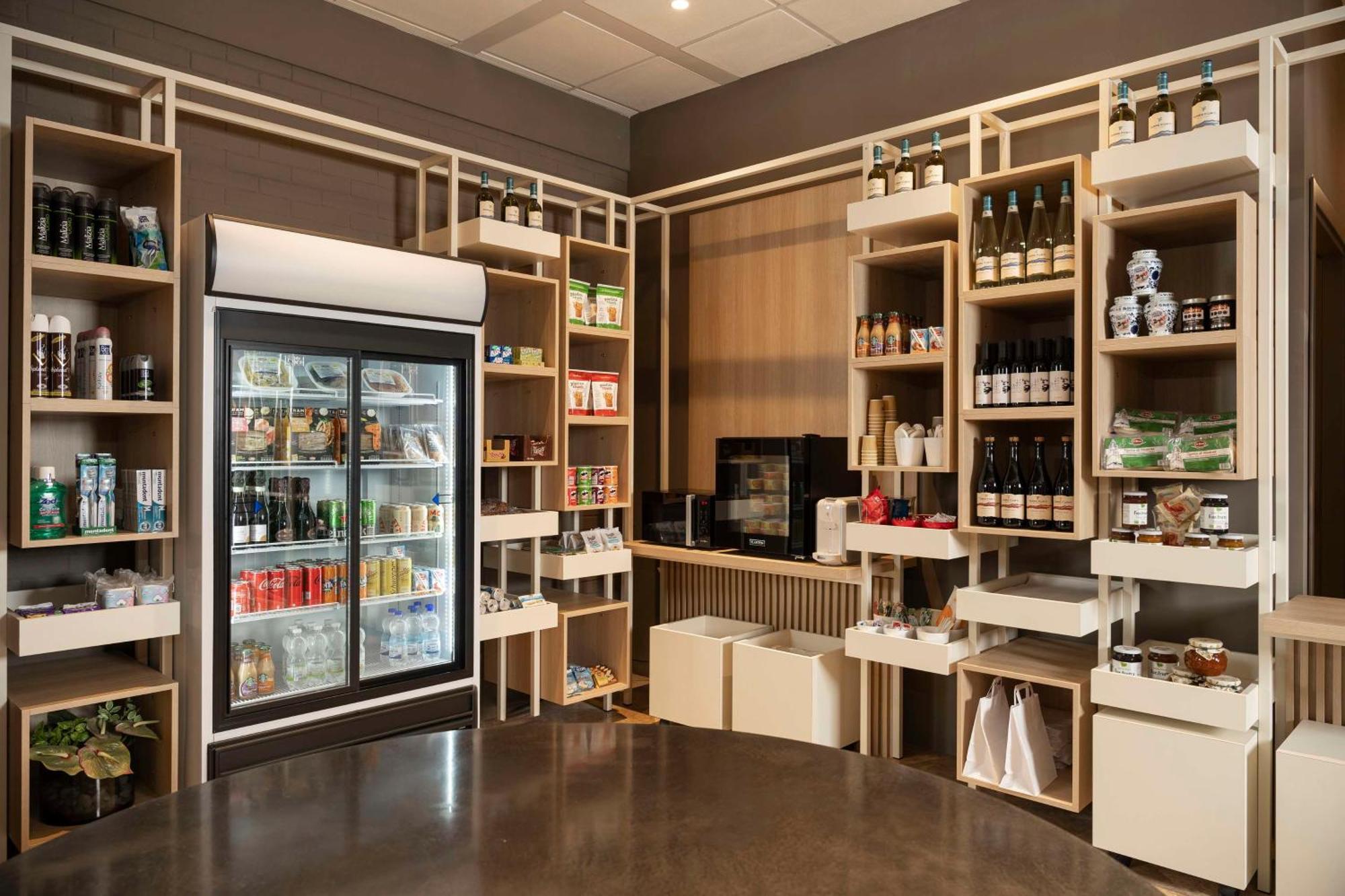 Quarto Inferiore Hilton Garden Inn Bologna North מראה חיצוני תמונה